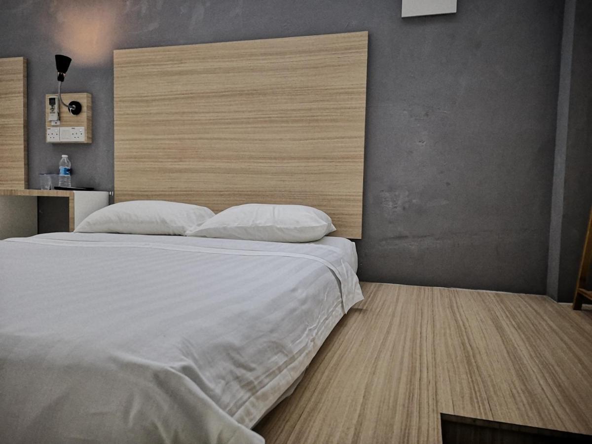 Dragon Door Hotel Sitiawan Exterior foto
